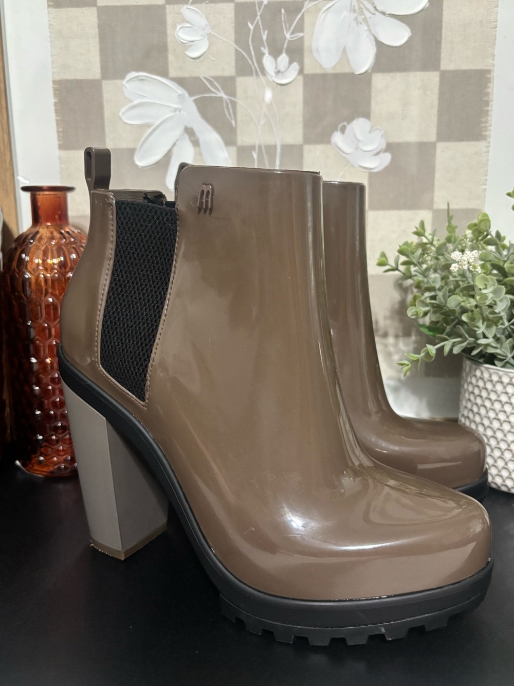Melissa Soldier Ankle Rainboots Size 8